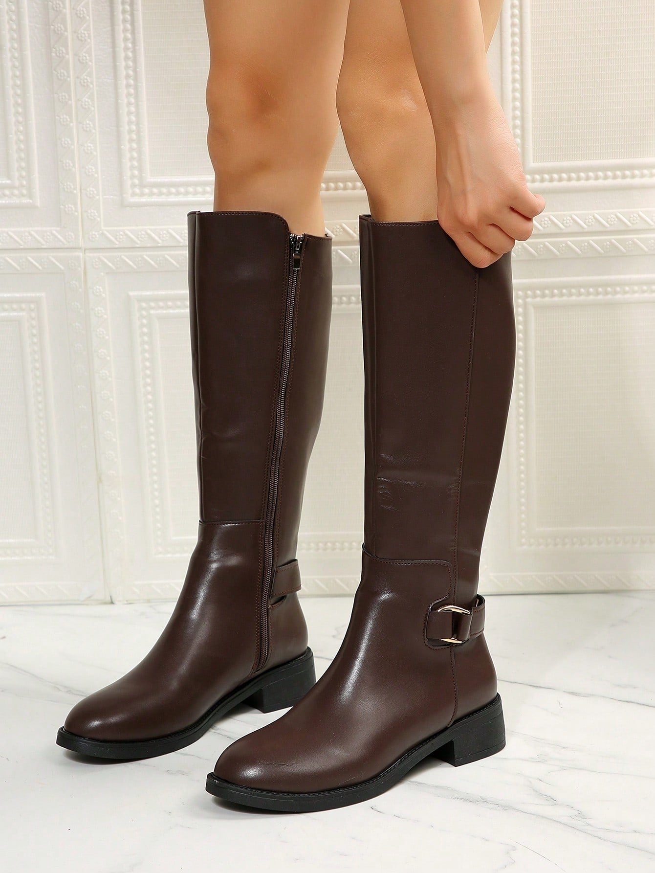 2025 New Women's Equestrian-Style Over-The-Knee Boots With Belt Buckle, Straight Tube, Slimming, Brown, Winter , Perfect With Black Skirt